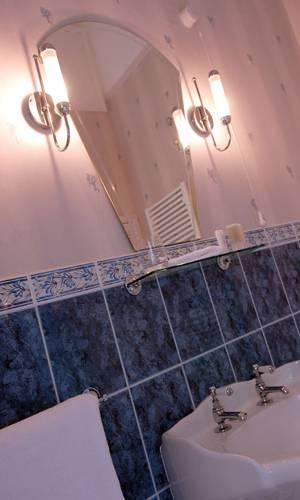 Willoughby House Hotel & Apartments Cheltenham Ngoại thất bức ảnh