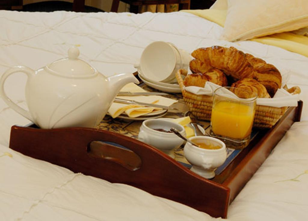 Willoughby House Hotel & Apartments Cheltenham Phòng bức ảnh