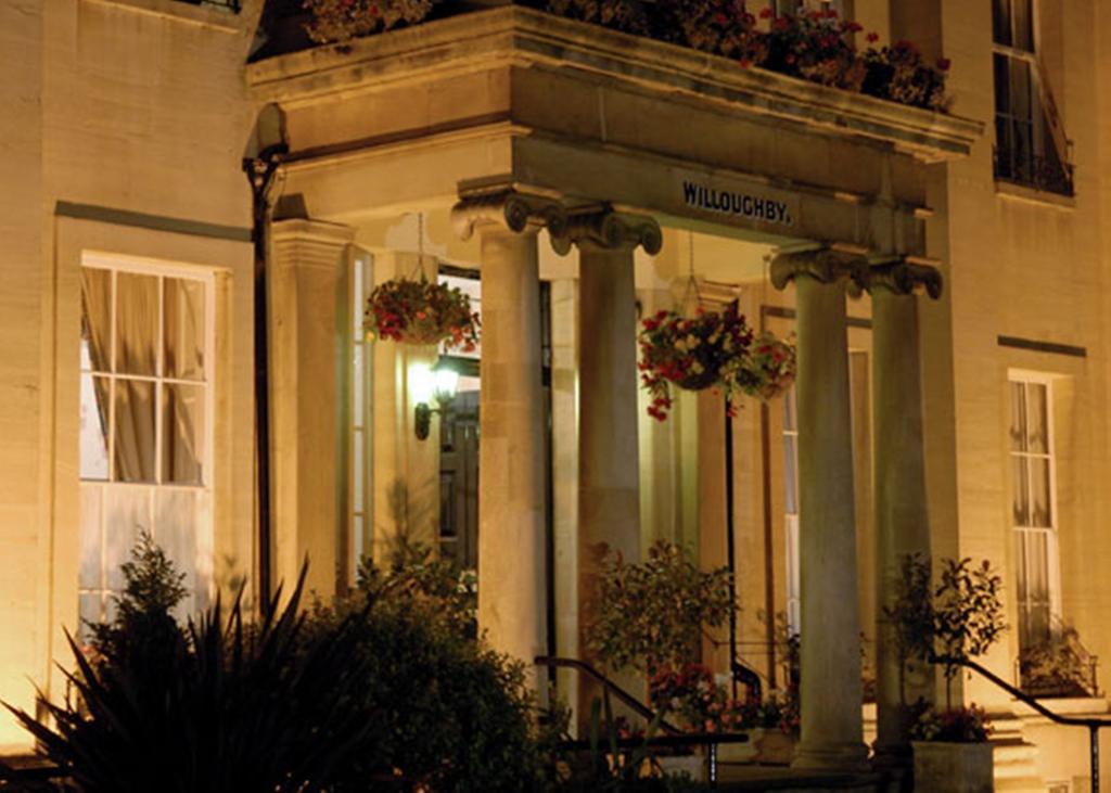 Willoughby House Hotel & Apartments Cheltenham Ngoại thất bức ảnh