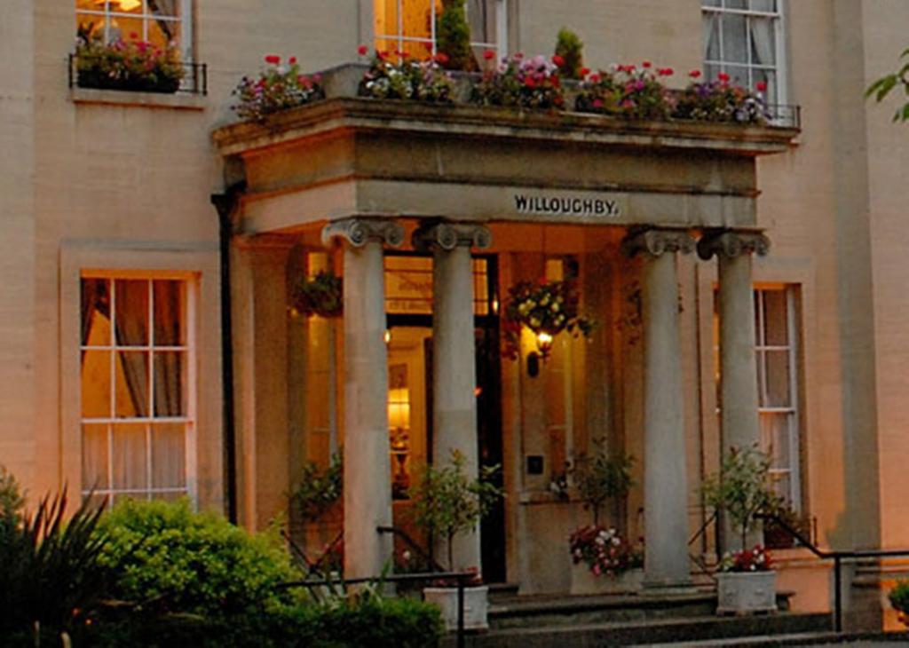 Willoughby House Hotel & Apartments Cheltenham Ngoại thất bức ảnh