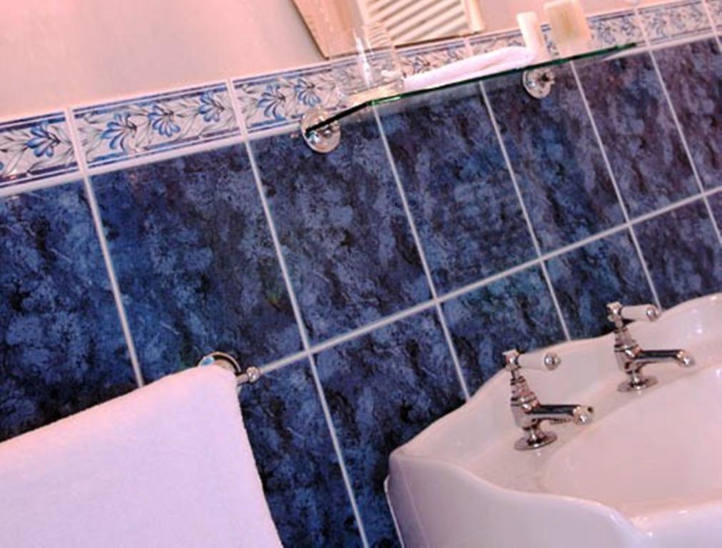 Willoughby House Hotel & Apartments Cheltenham Ngoại thất bức ảnh